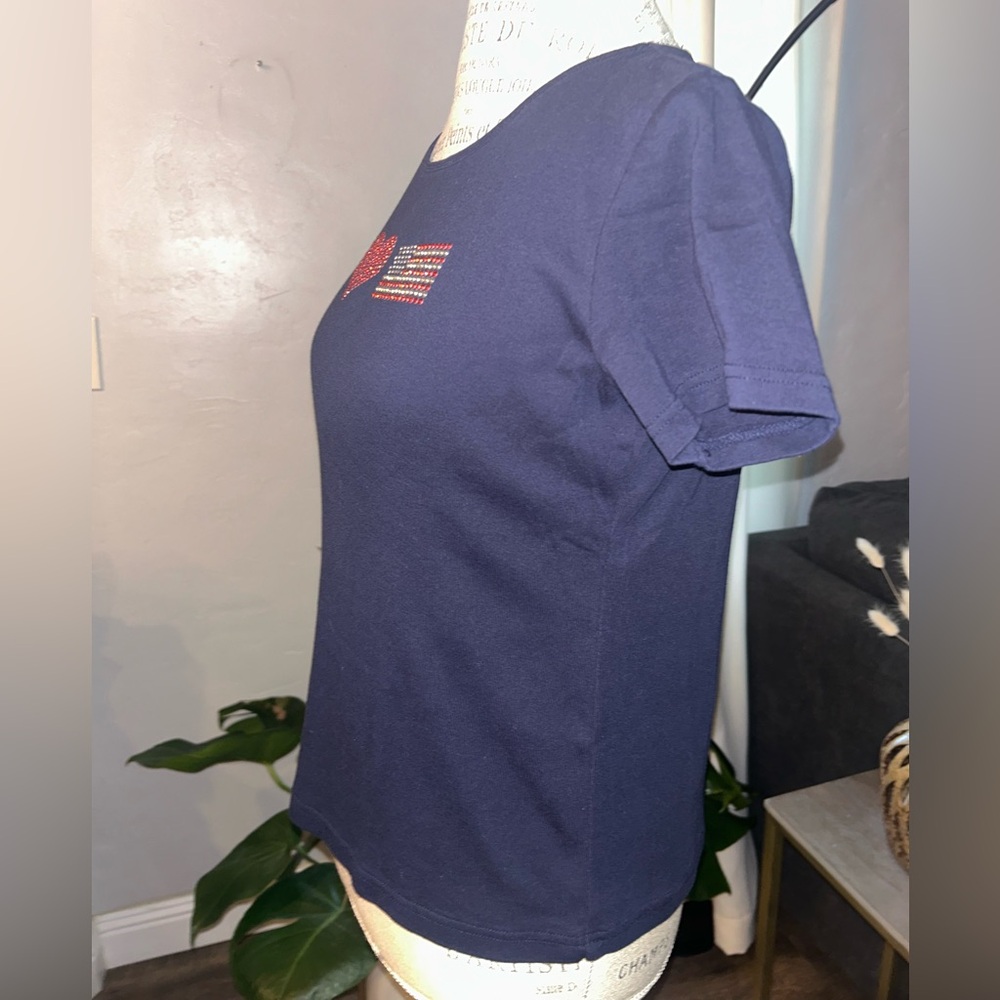 Karen Scott Navy Blue Tee with Heart and Flag Design - Picture 5 of 7